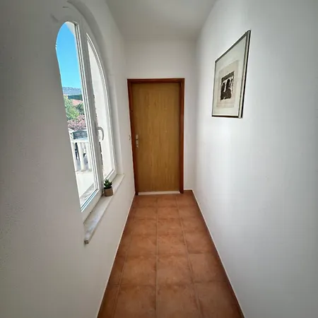 Melita Apartements アパート オレビック